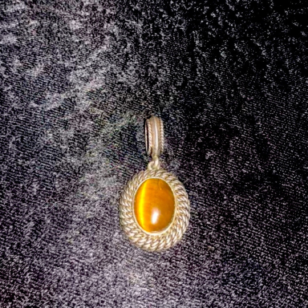 Avon pendant